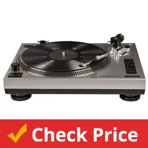 Crosley-c100-belt-driven-turntable-with-fully-manual-operation